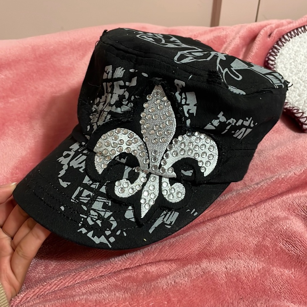 Y2K Leader fleur de lis  rhinestone black Hat